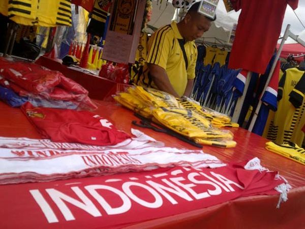 Pedagang Merchandise Padati Bukit Jalil
