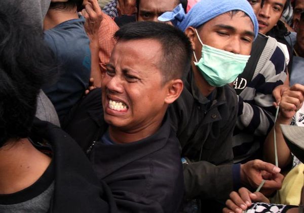 Penjualan Tiket Final Piala AFF Ricuh