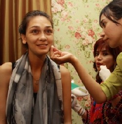 Ajak Luna Maya, Olla Ramlan akan Nonton Final II AFF di GBK