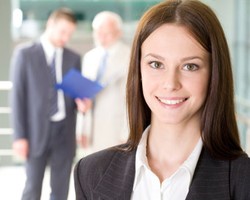 Tetap Tampil Cantik Meski Sibuk Bekerja