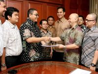 Iqbal Farabi Serahkan Berkas Calon Ketum Hipmi