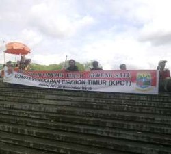 Tuntut Pemekaran, Warga Cirebon Timur Long March ke Gedung Sate