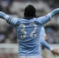 Tevez Buktikan Komitmen Lewat Gol