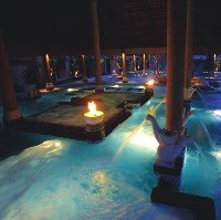 Menikmati Sensasi Pijatan Aquatonic Spa