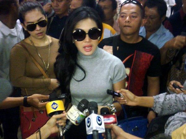 Syahrini Pulang dari Malaysia