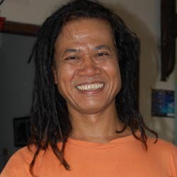 Tony Q Rastafara Akustikan di Album Kurang Tambah