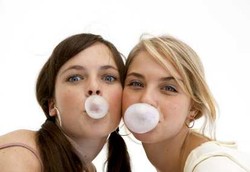 Apa yang Harus Dilakukan Jika Menelan Permen Karet?