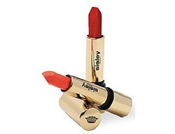 Lembabkan Bibir dengan Kelembutan Sisley