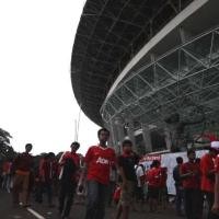 Antisipasi Rusuh di GBK, Polisi Siapkan Mobil Pemadam dan Ambulans