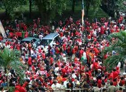 Jelang Tengah Malam, Jl Asia Afrika Mulai Sepi dari Suporter Timnas