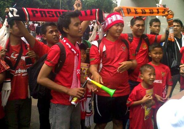 Pendukung Garuda Mulai Padati Senayan
