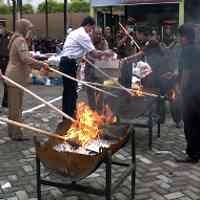 Kejari Surabaya Musnahkan Barang Bukti Kejahatan 