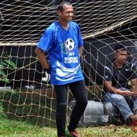 Hendro Kartiko Senang Mobil Polos