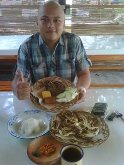 Awank, Gemar Berwirausaha di Usia Muda