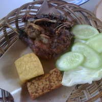 Makan Siang Yuk, di Bebek Iga!