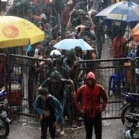 Walau Ada Pawang, Tetap Siap-siap Hujan