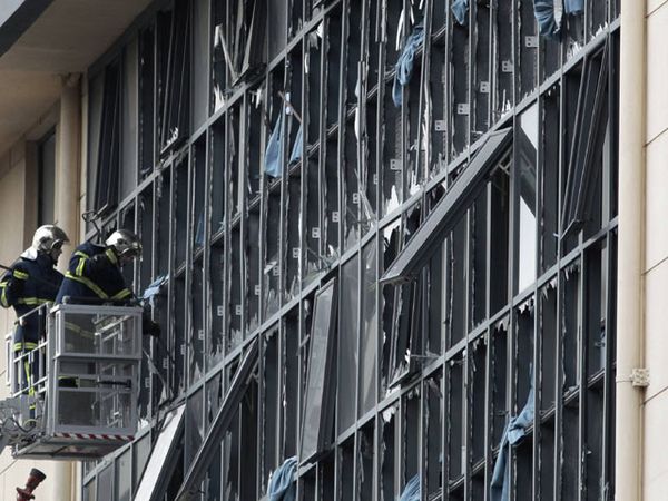 Bom Guncang Gedung Pengadilan di Athena