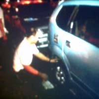 Diparkir di Depan Sutos, Puluhan Mobil Pendukung Timnas Digembosi 