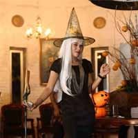 de Kasteel Gelar Pesta Malam Tahun Baru Dengan Suasana Gothic