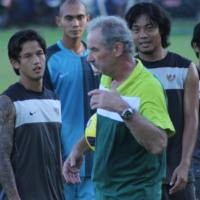 Ditanya Kontrak, Riedl Singgung Ketegasan Wewenang