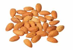 Makanlah Kacang Almond Sebelum Kena Diabetes 