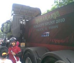 Limbad Hentikan Aksi, Truk Dibawa Kru Menjauh dari Bundaran HI