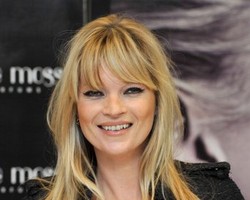 Supermodel Kate Moss Ingin Luncurkan Album Rock 