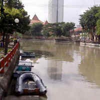 Gubernur Gulirkan Wacana Tol Tengah Surabaya di Atas Kalimas