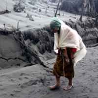 Gubernur Minta Warga Bromo Lebih Utamakan Keselamatan