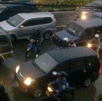 Kendaraan Roda Dua Serbu Dago Atas