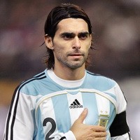 Roberto Ayala Gantung Sepatu