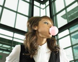 Stres Saat Bekerja Hilang Dengan Permen Karet