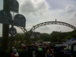 Pengunjung Ragunan Beranjak Pulang, Jl Harsono Macet