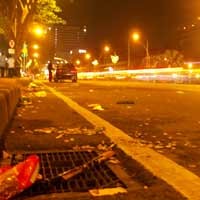 Pesta Pergantian Tahun Sisakan Sampah di Jalanan