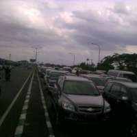 Pasteur Macet, Kendaraan Antre Menuju Pintu Tol