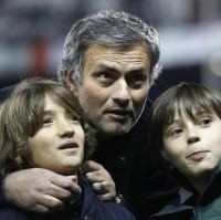 Mourinho Tak Berharap Iniesta Menang Ballon dOr