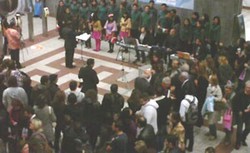 Paduan Suara Indonesia Meriahkan Tahun Baru di Athena