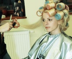 Yang Sebaiknya Tidak Dilakukan Pada Rambut