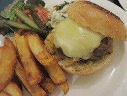 Ditendang Kelezatan Hamburger Asli Plus Pizza New York