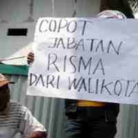 Demo di DPRD Surabaya, Massa PP Teriakkan Turunkan Risma