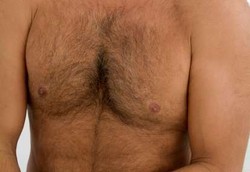 Pria Berbulu Dada Lebat Belum Tentu Jantan