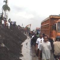 Jalur Magelang-Yogya Dibuka, Material Lahar Dingin Masih Menggunung