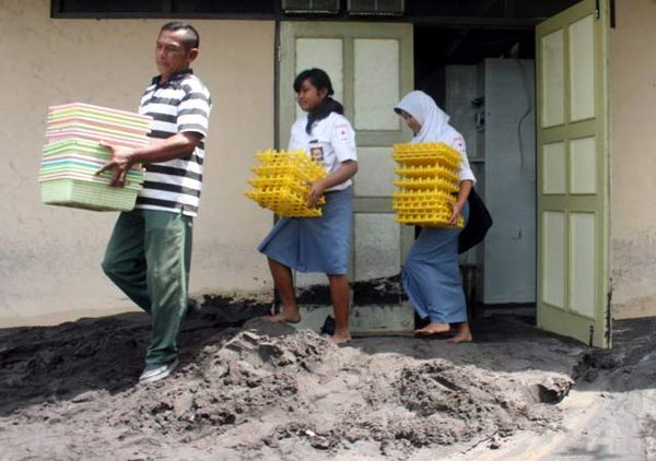 Lahar Dingin Rendam SMK Negeri 1 Pertanian