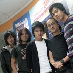 Govinda: Nama, Manajemen, Label, Single Hingga Semangat Baru