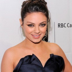 8 Tahun Pacaran, Mila Kunis & Macaulay Culkin Akhirnya Putus