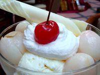 Segarnya Es Krim Leci ala Savoy Homann