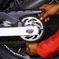 Trik Cegah Rantai Motor Putus di Tengah Jalan
