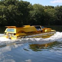 Mobil Dua Dunia Dilelang