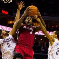 James Bawa Heat Perpanjang Laju Kemenangan