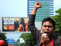 Suporter Makassar Demo Dukung Nurdin Halid 